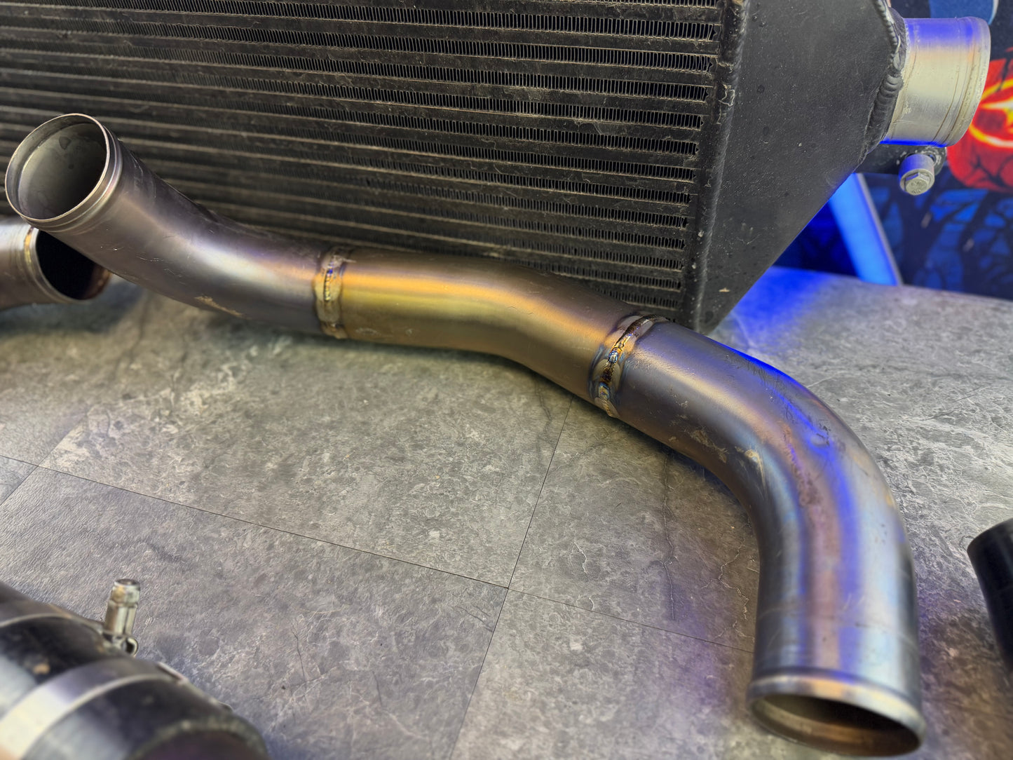 ETS fmic kit 15-21 Subaru STi black 3.5” core extreme turbo systems FRONT MOUNT INTERCOOLER w/ burnt titanium pipes for ROTATED turbo