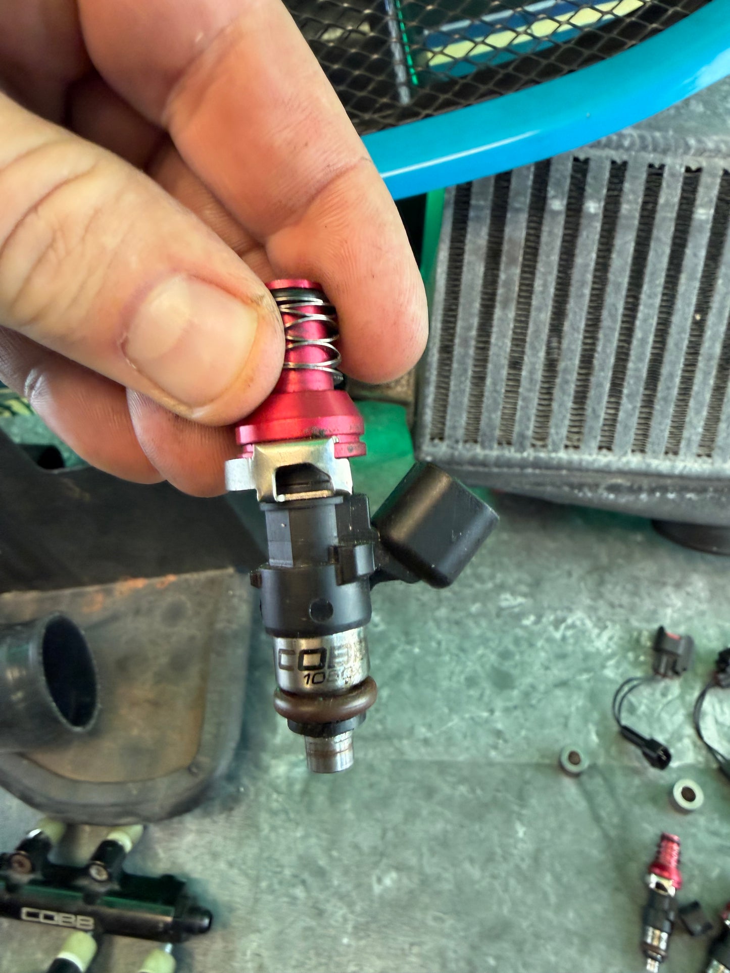 ID 1050cc XDS Top Feed Fuel Injectors Subaru WRX & STi Injector Dynamics w: 14 mm caps & plug and play jumpers