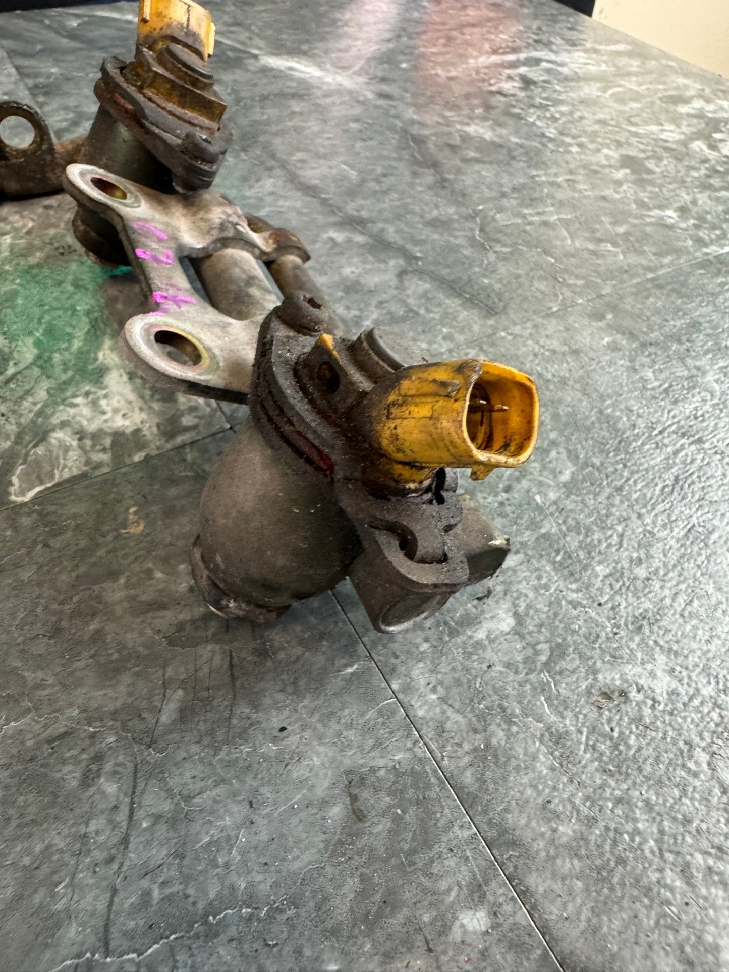2004-2007 Subaru WRX STi OEM Under Manifold Fuel Lines And Rails With Side Feed Injectors