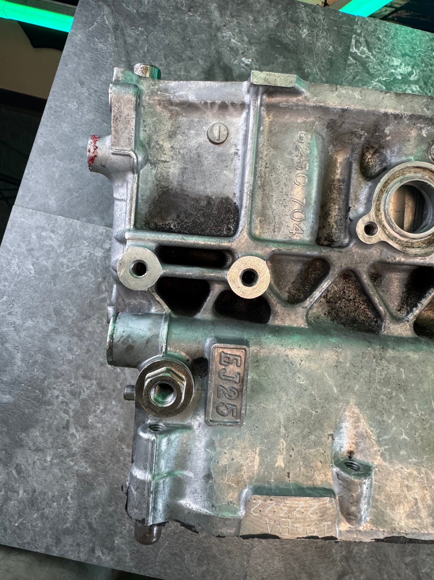 Subaru EJ25 Case Halves Short Block For Core With Bearings And Case Bolts