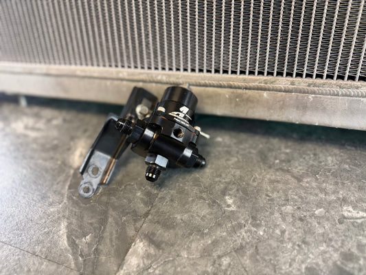 Aeromotive Fuel Pressure Regulator With Gauge AN6 Fittings And Bracket