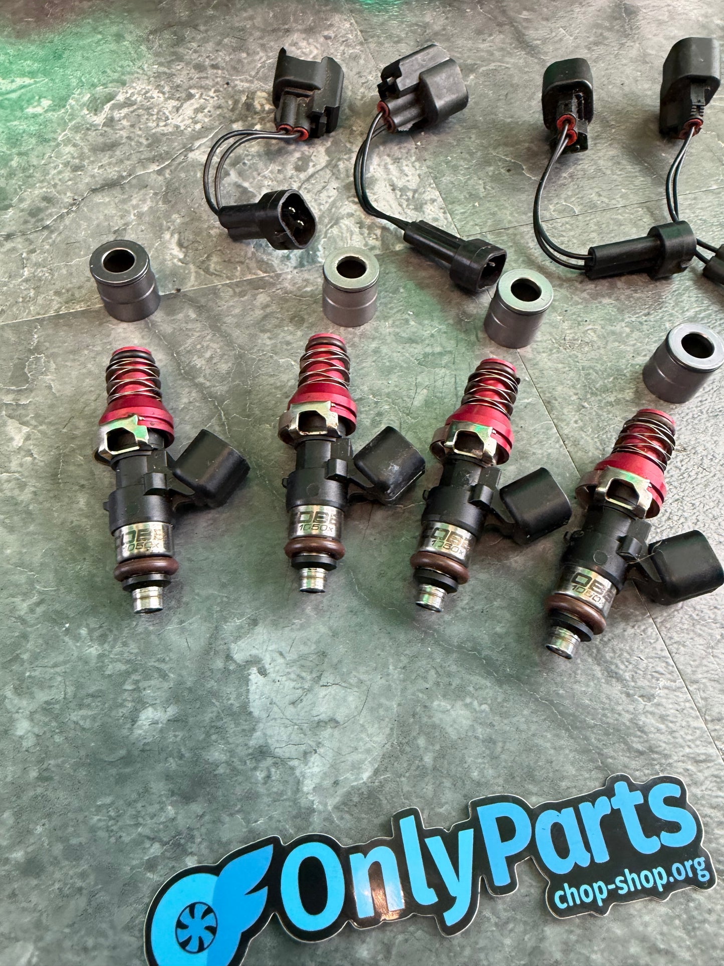 ID 1050cc XDS Top Feed Fuel Injectors Subaru WRX & STi Injector Dynamics w: 14 mm caps & plug and play jumpers