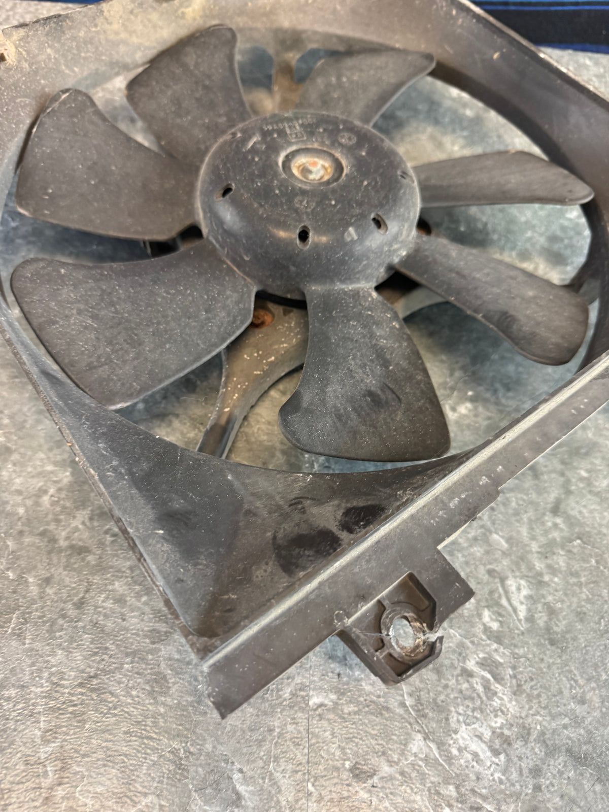 2004-2007 Subaru Impreza WRX STi OEM Right RH Radiator Cooling Fan Shroud And Fan