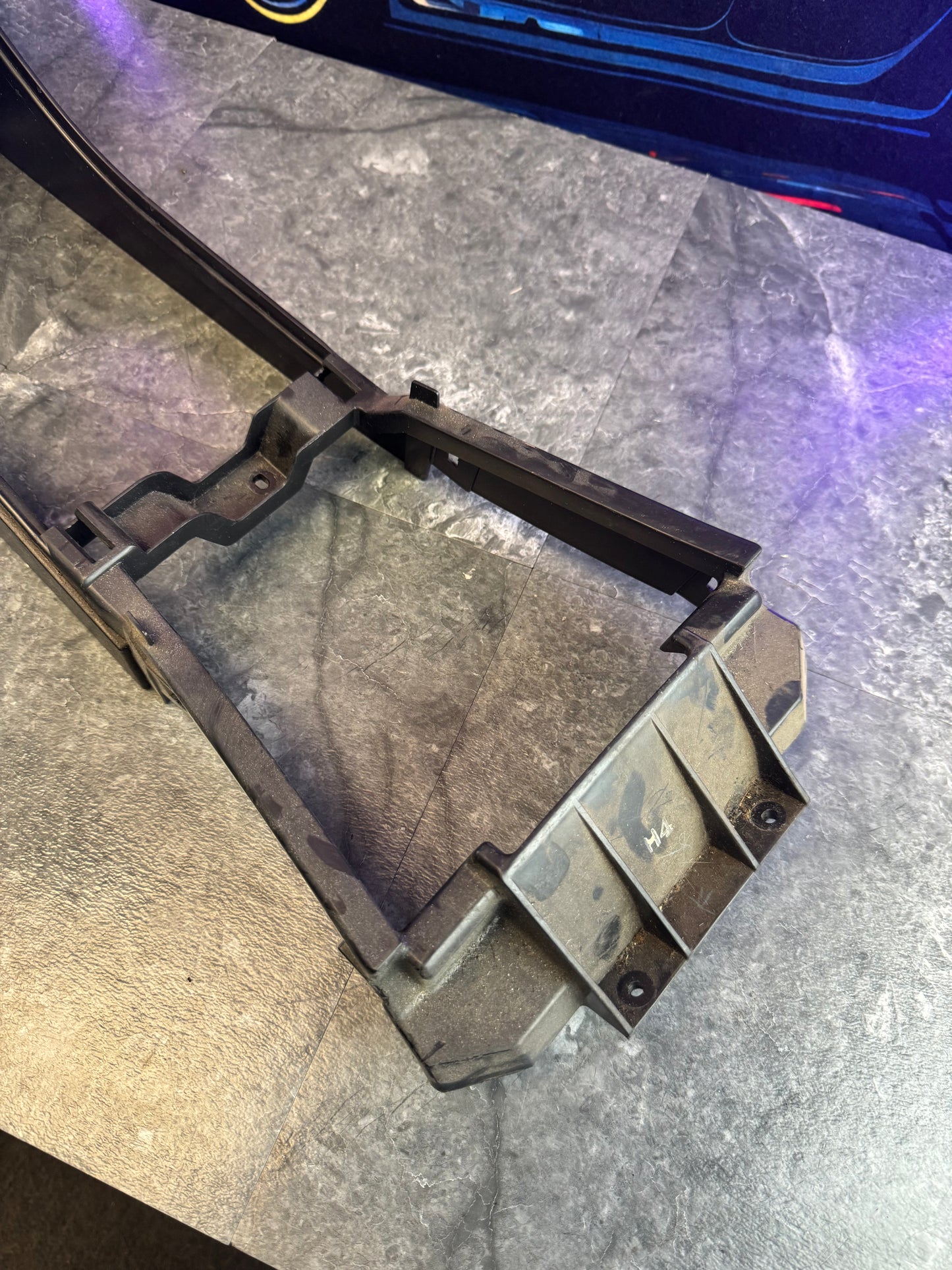 2005-2007 Subaru Impreza WRX STI Black Center Console Rest Trim Middle
