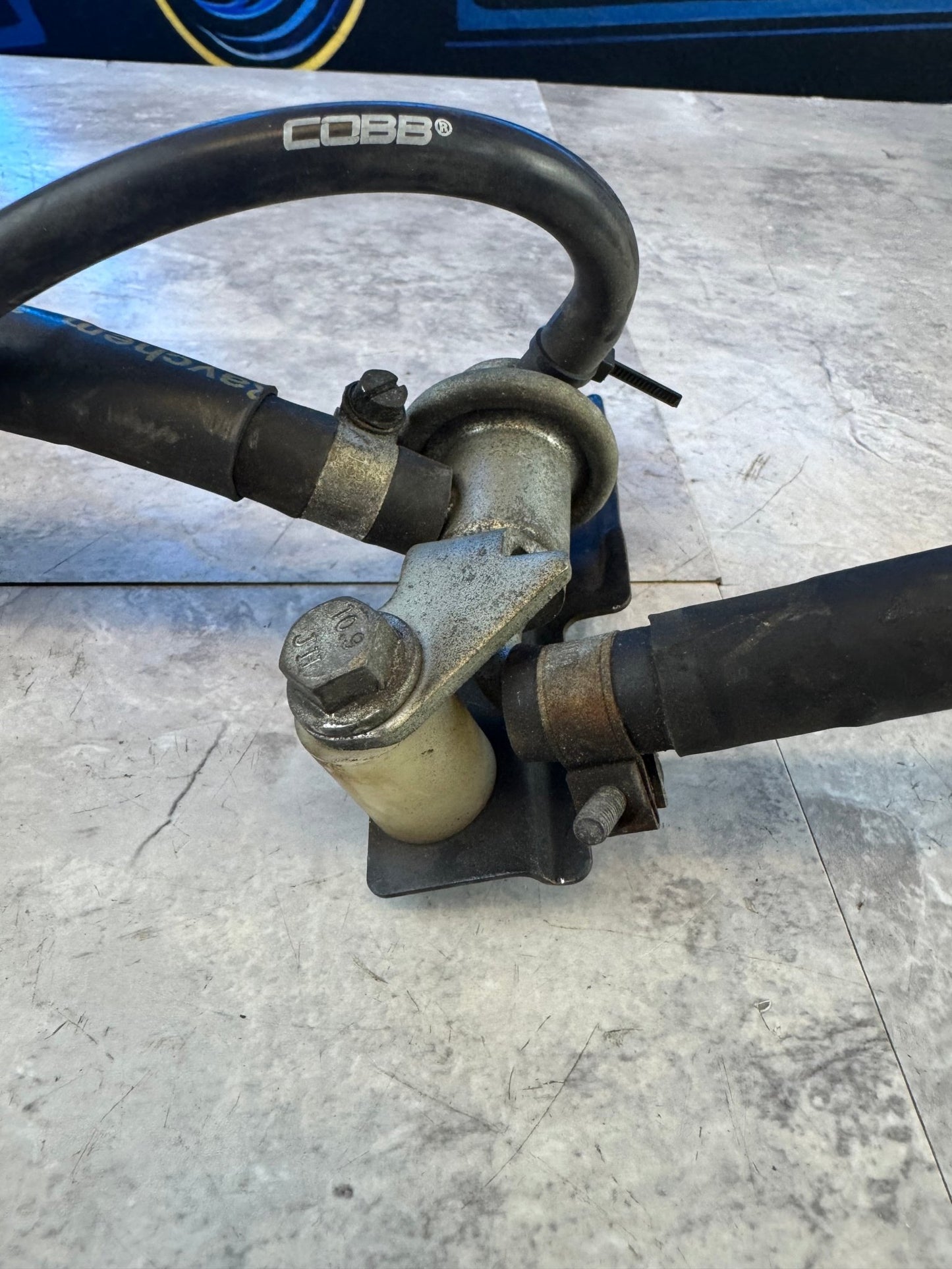 Cobb Fuel Pressure Regulator Kit For Subaru 08-21 STi With Bracket