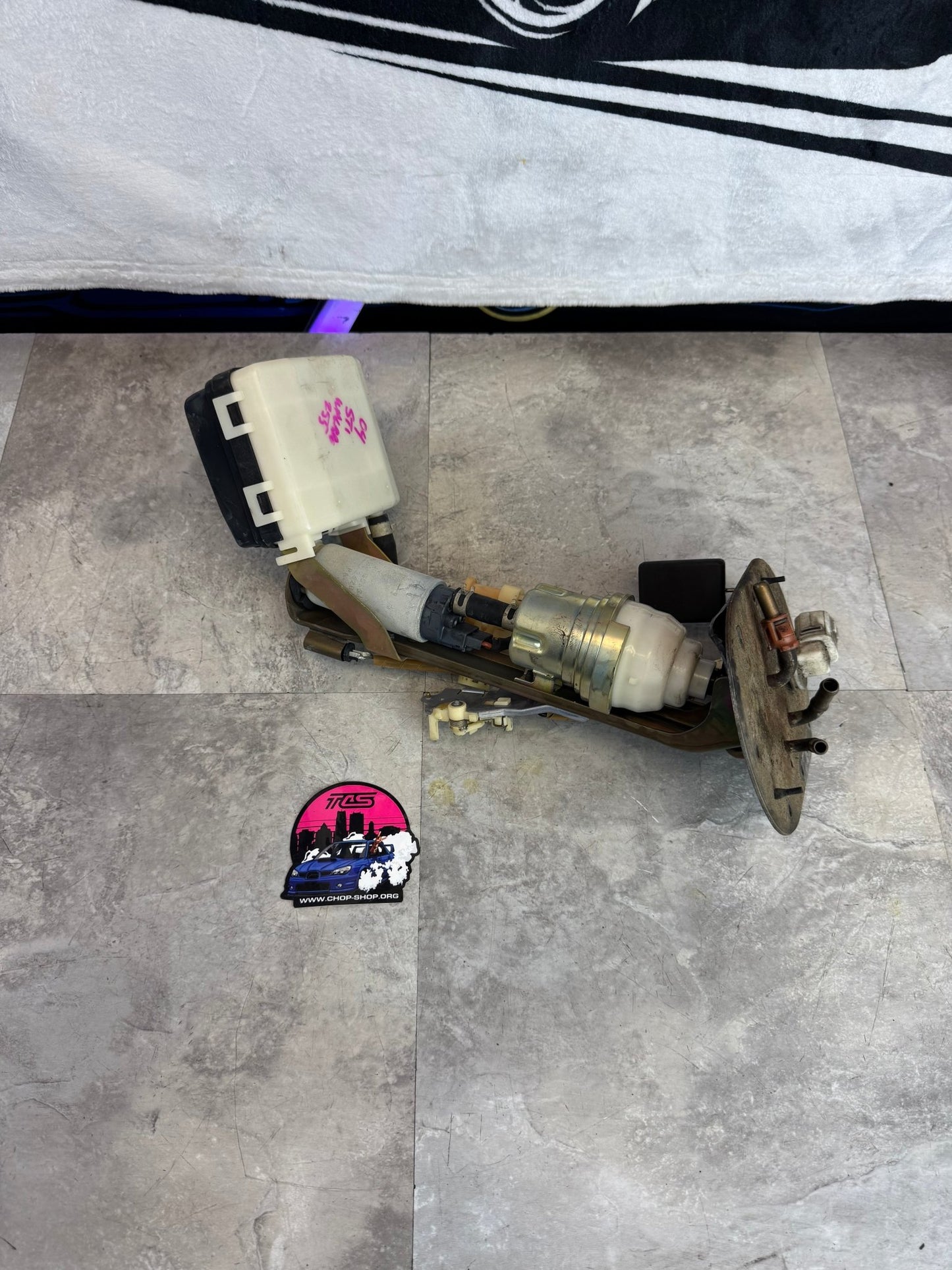 2004-2007 Subaru WRX STi OEM Fuel Hanger With Walbro 255 Fuel Pump Assembly I2