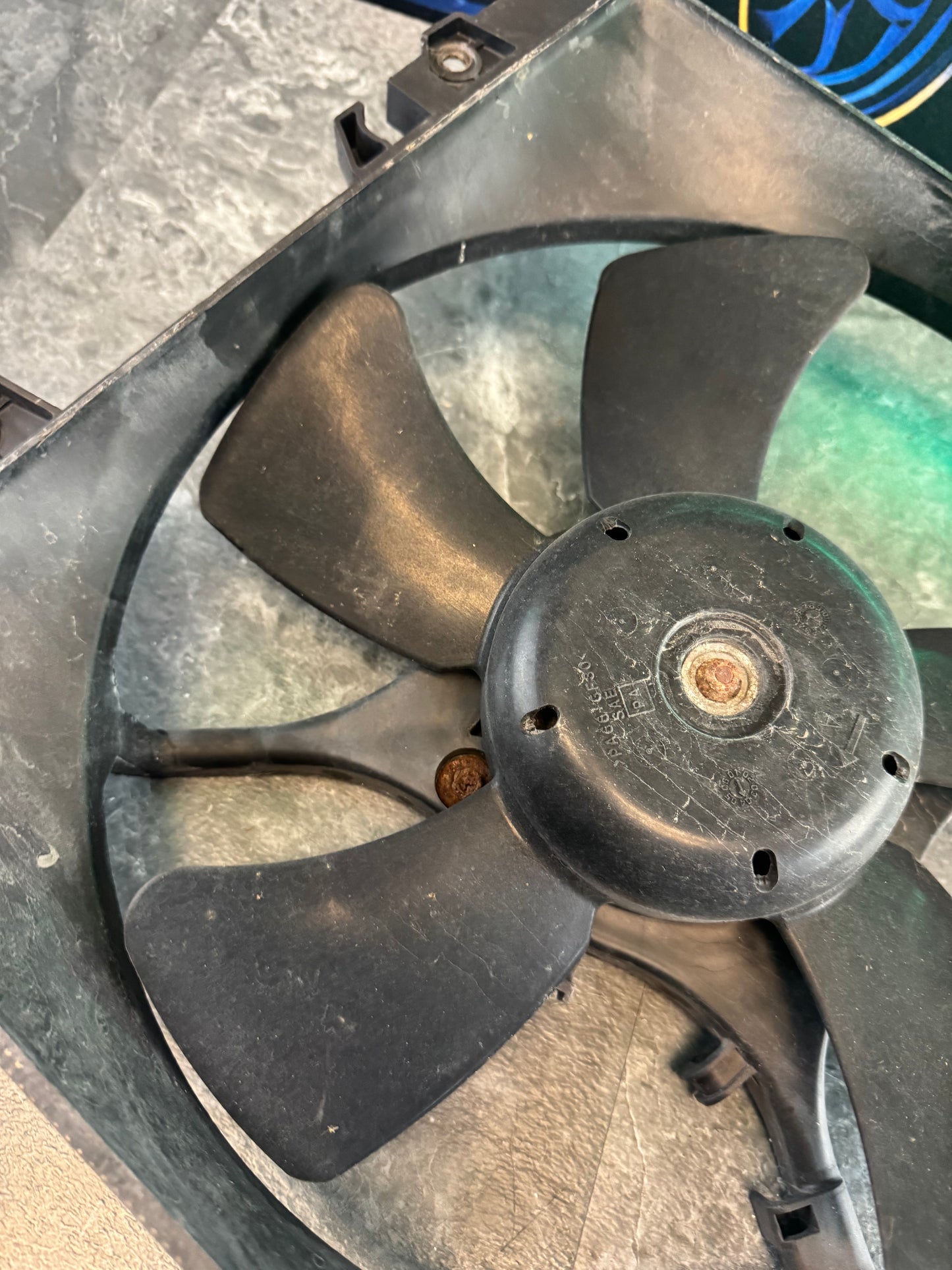 2004-2007 Subaru Impreza WRX STi OEM Left LH Radiator Cooling Fan Shroud And Fan