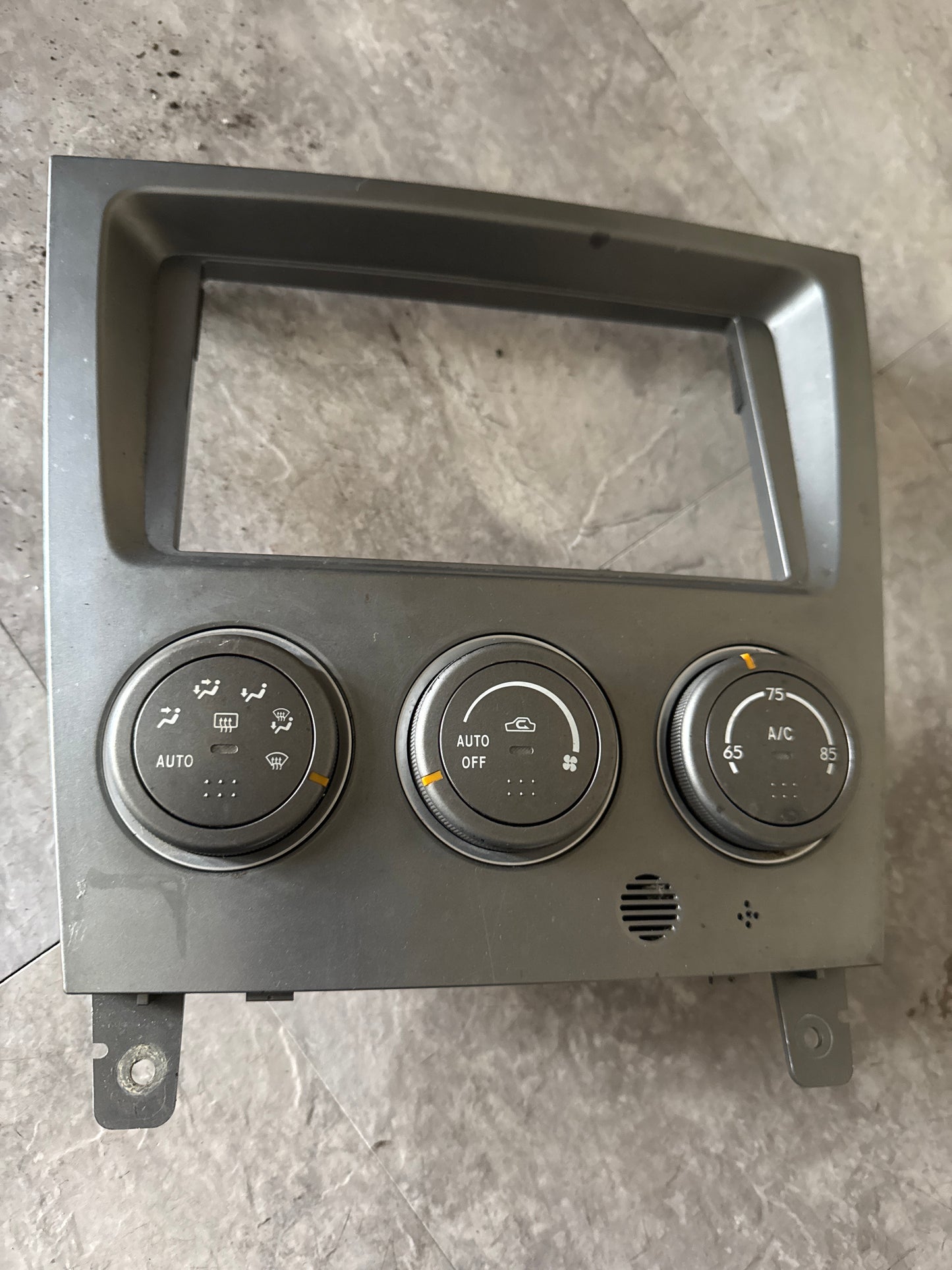 OEM 2004-2007 Subaru Impreza Radio HVAC Trim Dash Panel Bezel Saab 9-2x