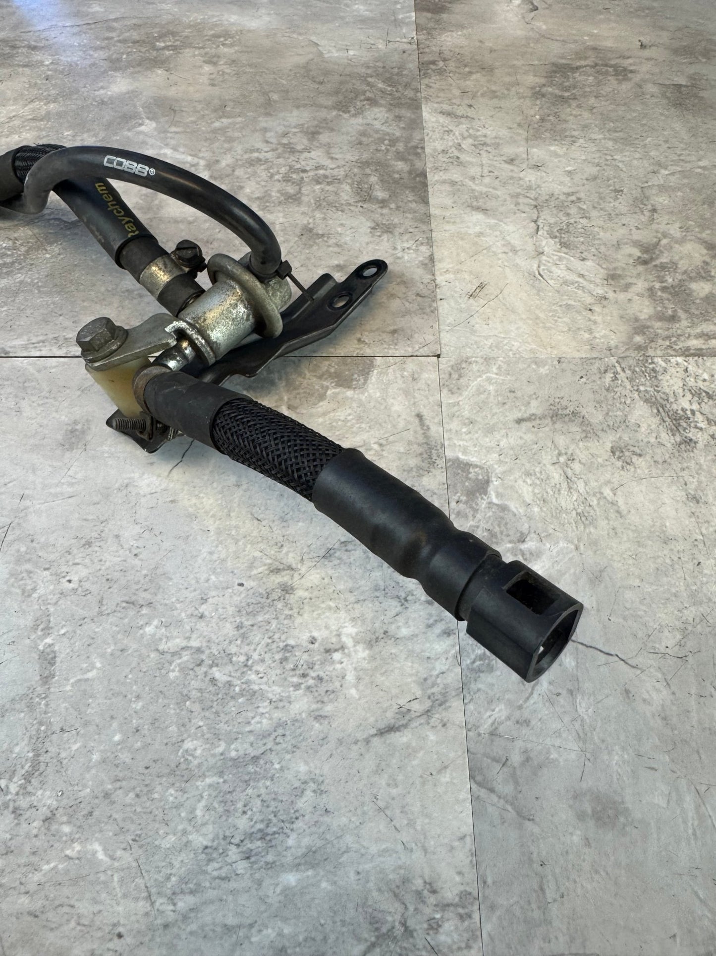 Cobb Fuel Pressure Regulator Kit For Subaru 08-21 STi With Bracket