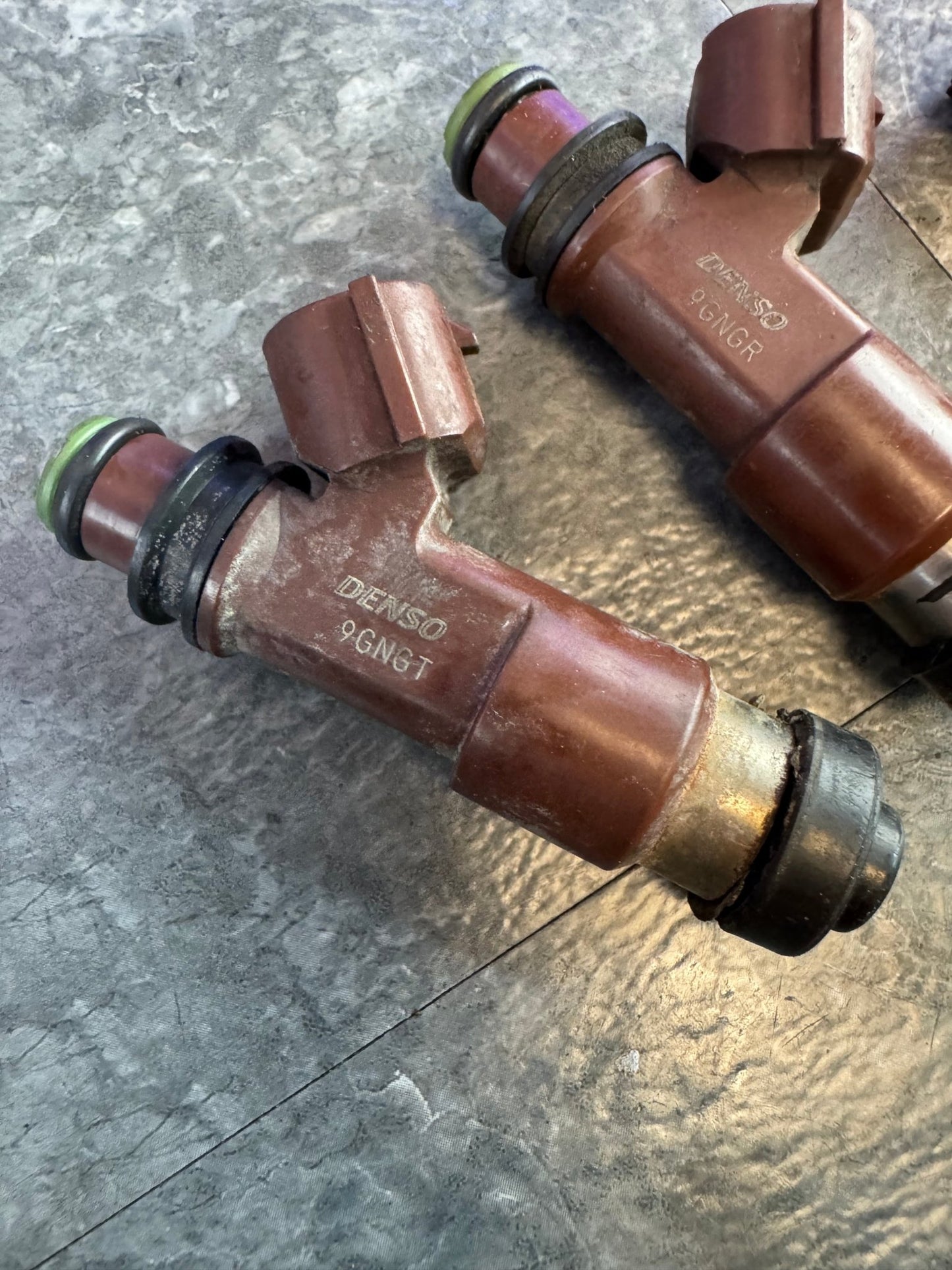 2004-2006 Subaru Impreza WRX STi OEM -05 Top Feed Fuel Injectors Brown X4