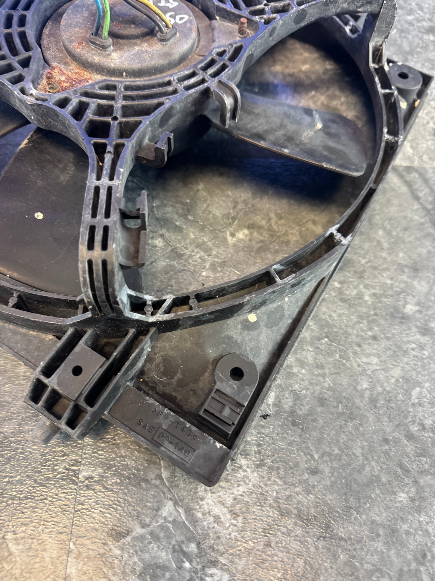 2004-2007 Subaru Impreza WRX STi OEM Left LH Radiator Cooling Fan Shroud And Fan