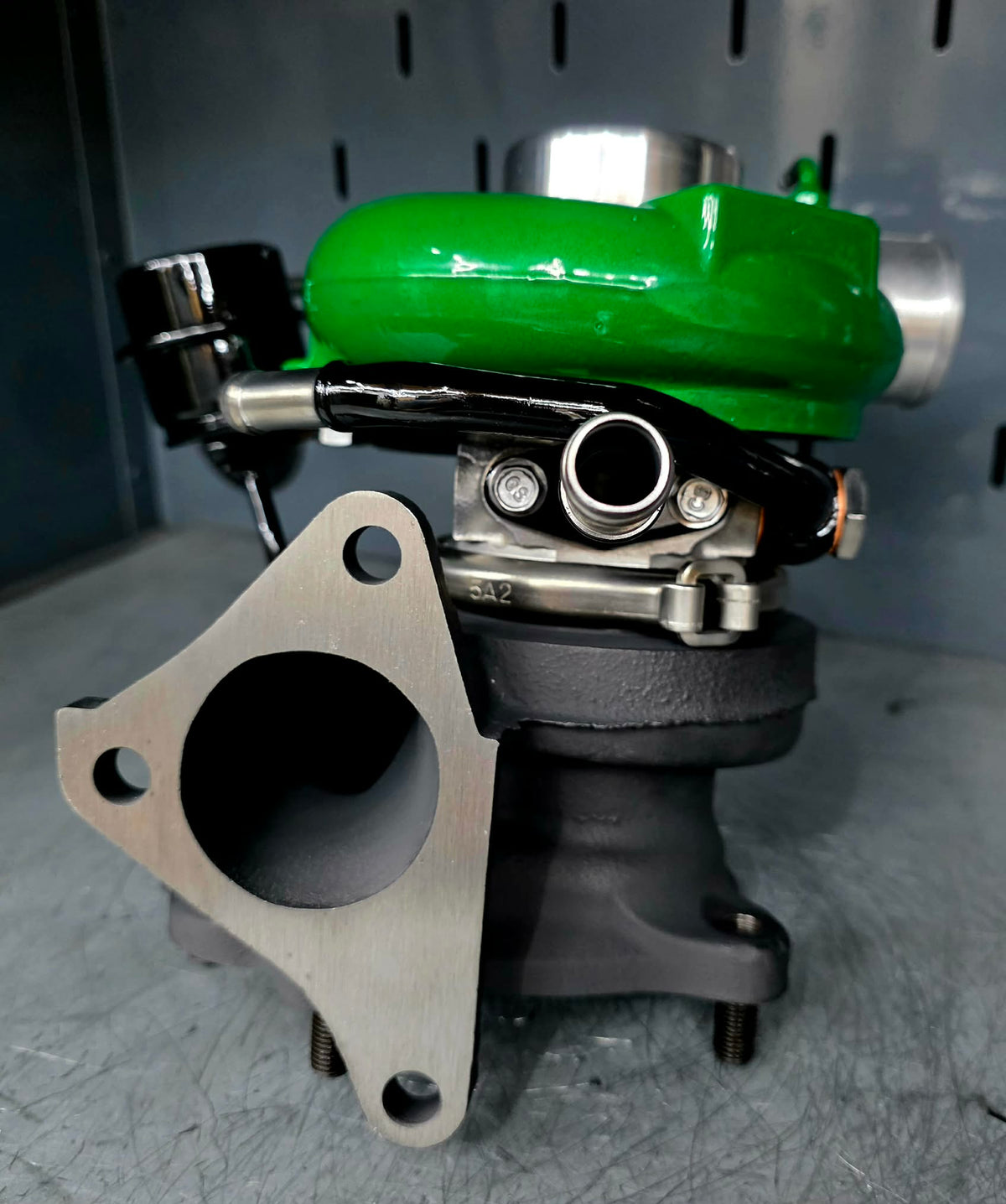 CUSTOM BTP 16 G XT turbo w: 11 blade turbine wheel , 7 CM , 2.5” inlet w/ powder coated cover & 20 G BILLET Compressor wheel