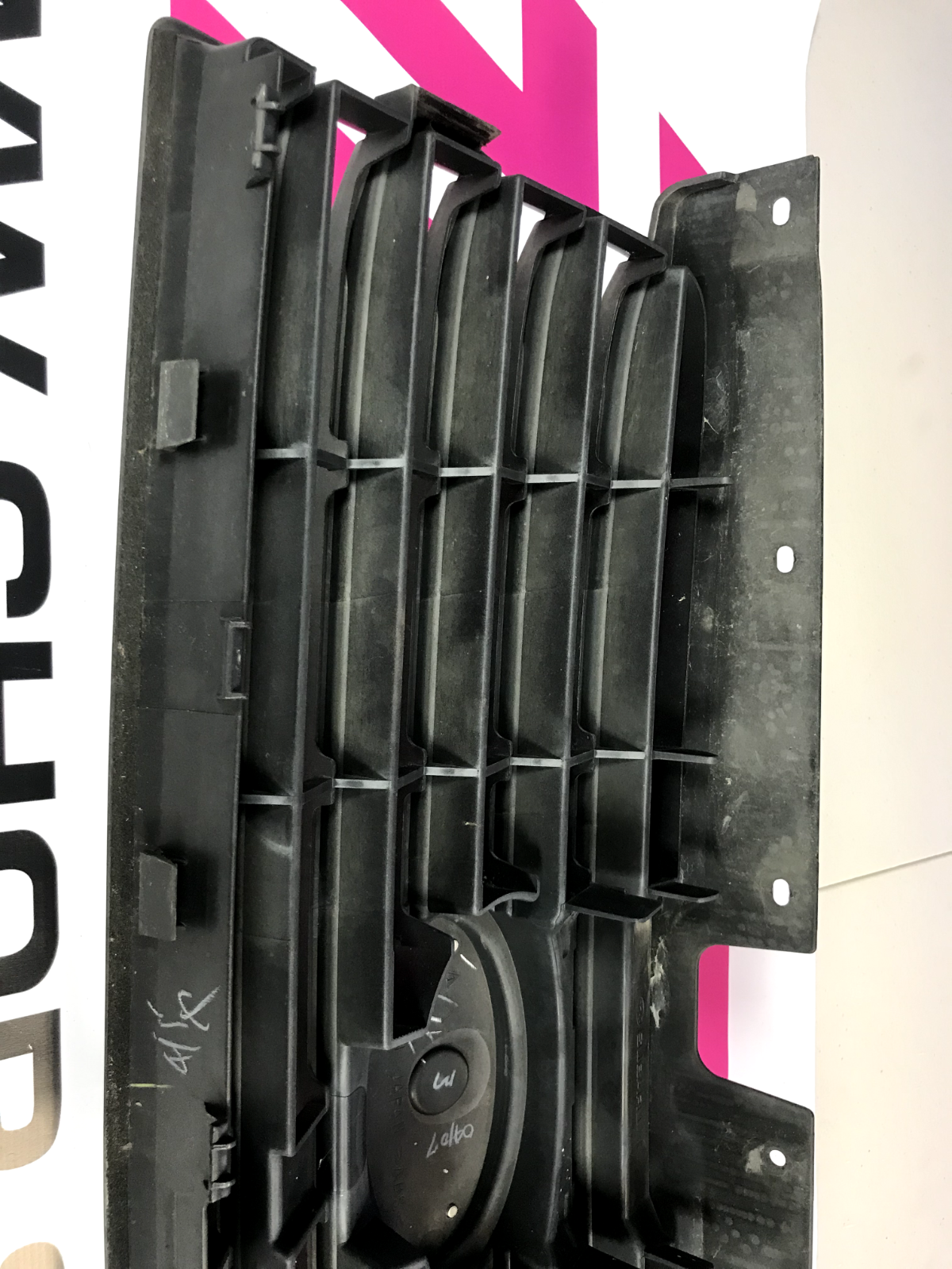 2006-2008 Subaru Forester Front Grille Assembly Suabaru Emblem