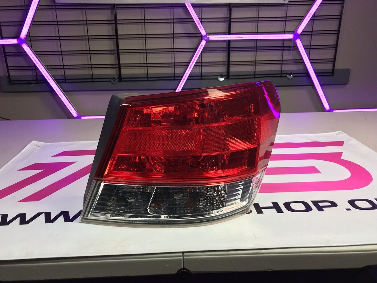 2010-2014 Subaru Legacy TYC RH Side Taillight Assembly