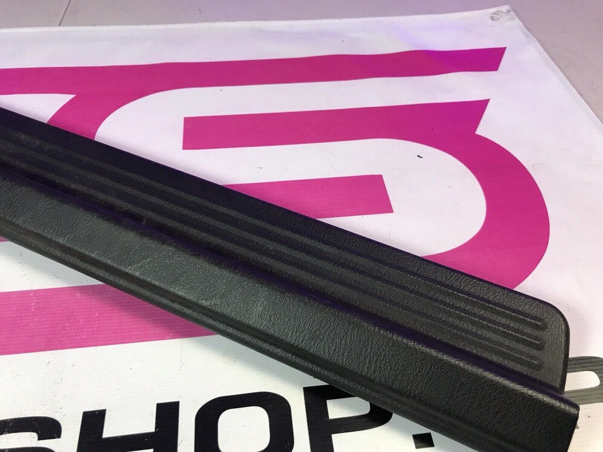 2002-2007 Subaru Impreza WRX STi OEM RH Door Sill Trim Panel Scuff