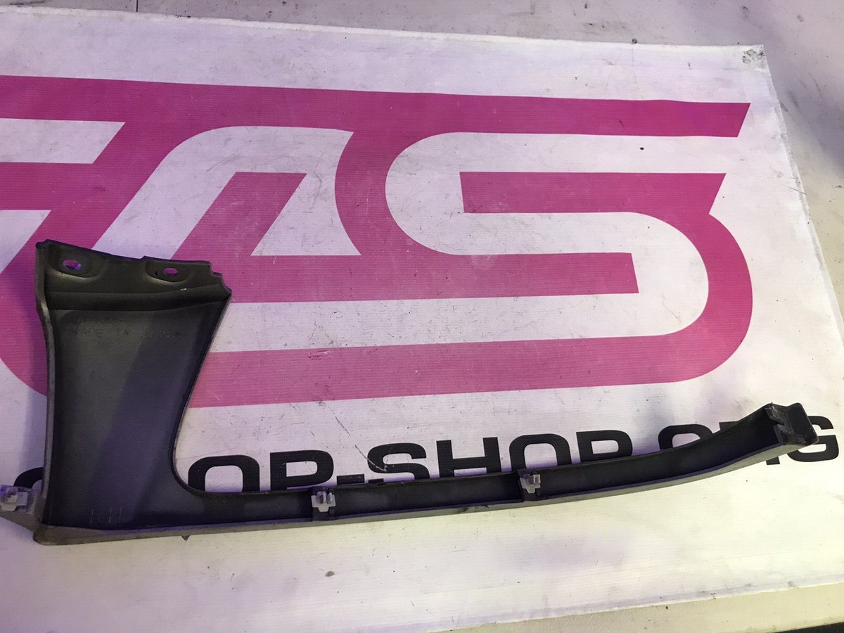 2003-2005 Subaru Forester Headlight Trim OEM RH Passenger Side Filler Panel
