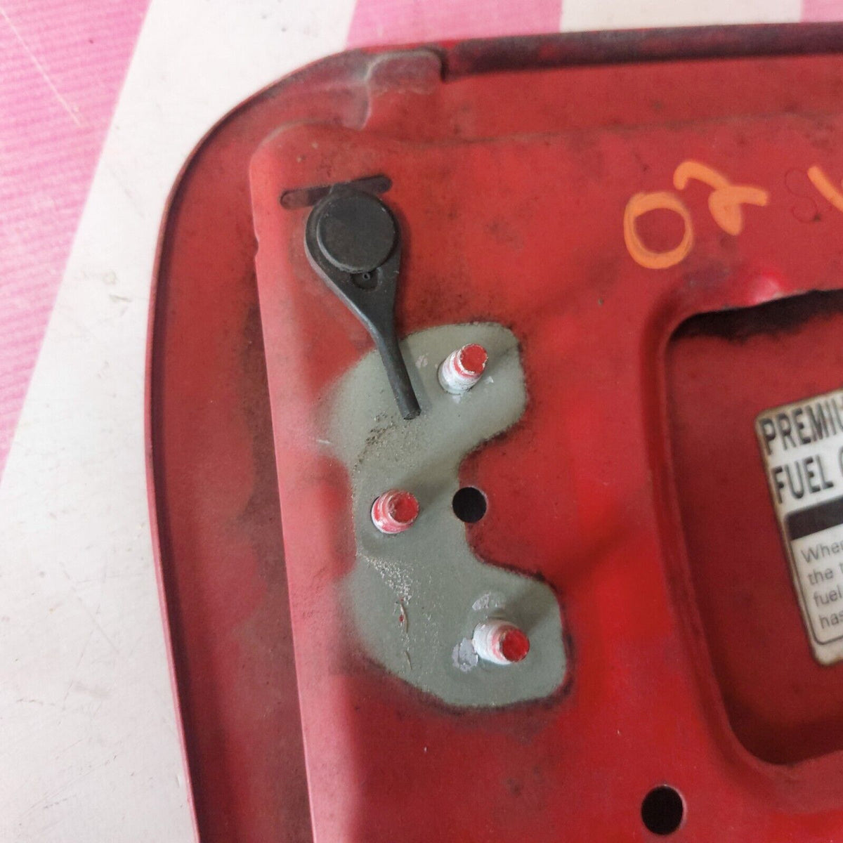 2002-2007 Subaru Impreza WRX Gas OEM Cover