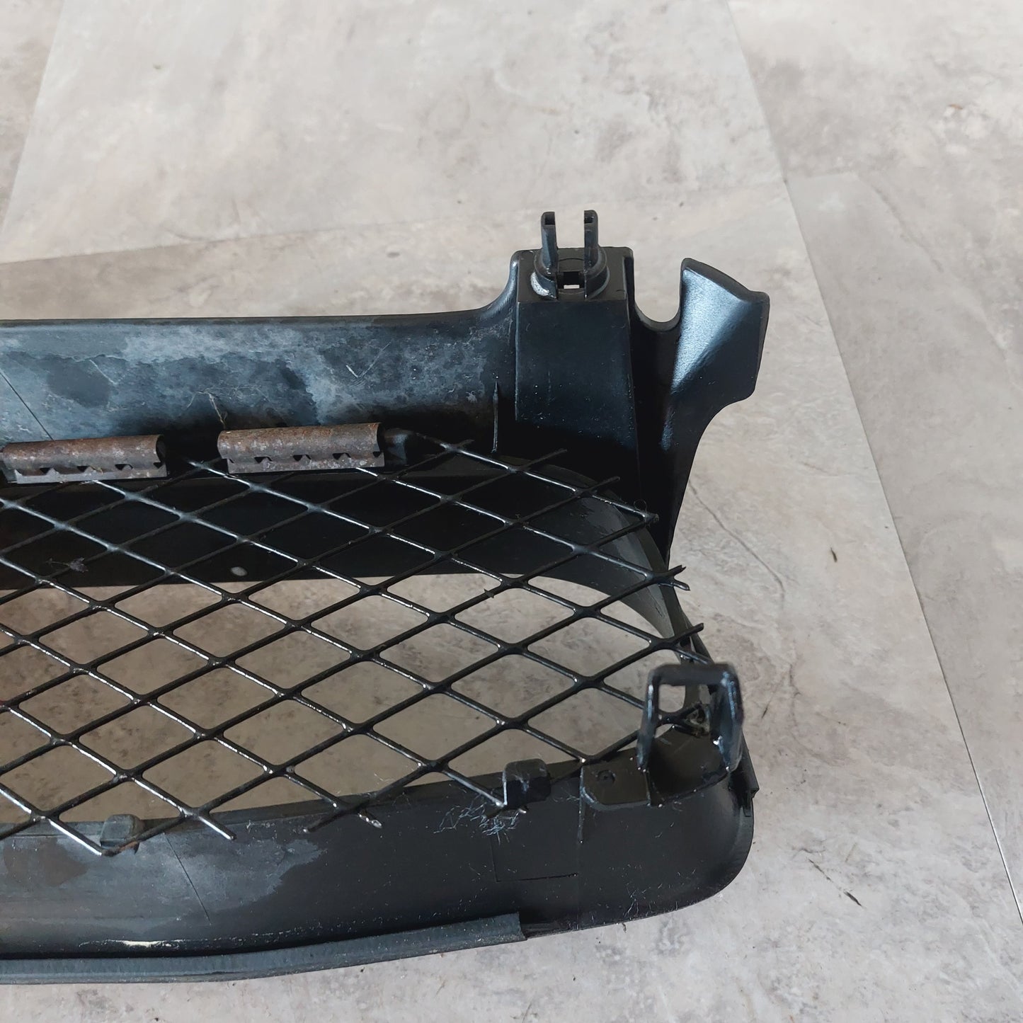 2004-2005 Subaru Impreza WRX STi OEM Front Grille ASSY