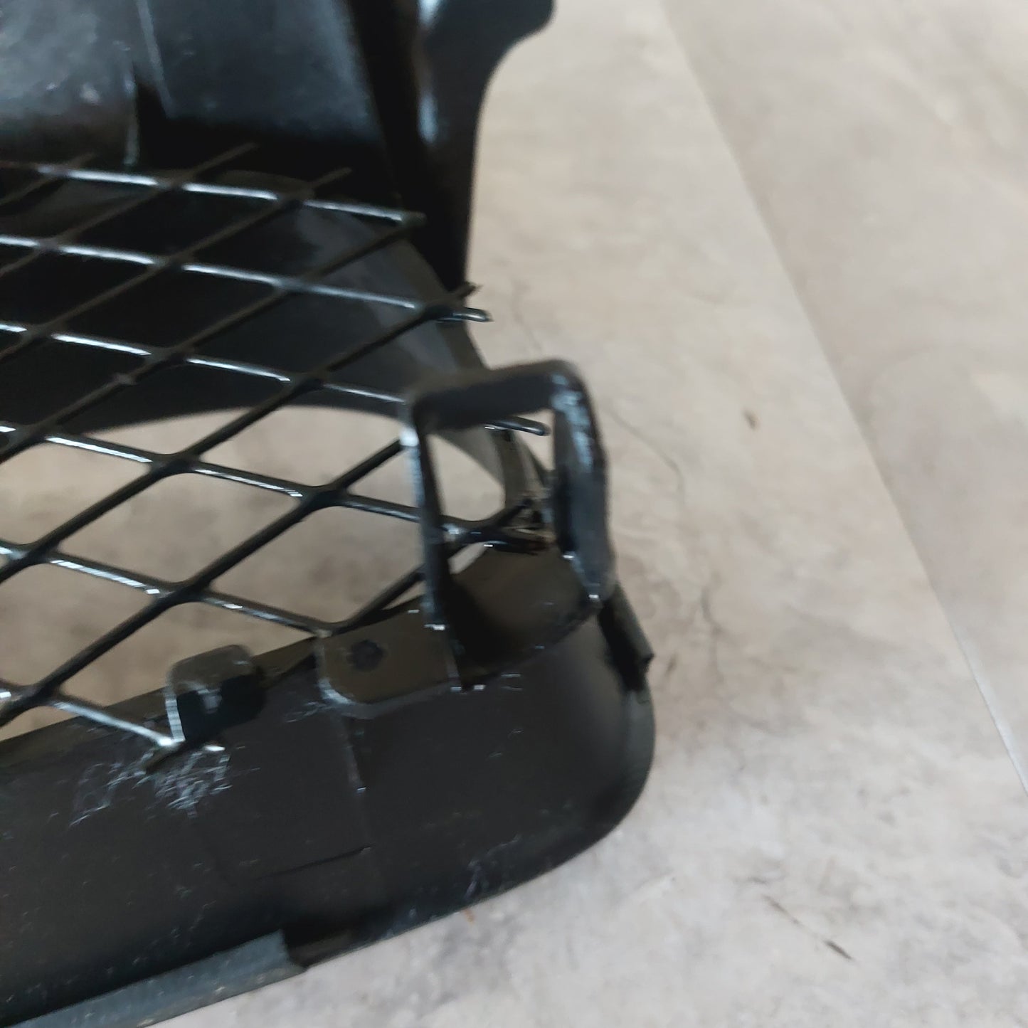 2004-2005 Subaru Impreza WRX STi OEM Front Grille ASSY
