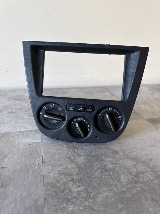 2004 Subaru Impreza WRX STi Dash Radio Climate Control Trim Bezel And AUTO Controls