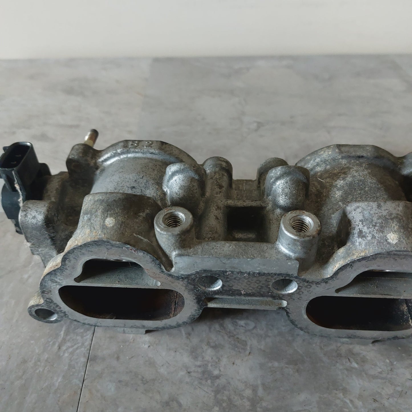 OEM 2004-2007 Subaru Impreza WRX RH Pass Side TGV Top Feed 14011AB361
