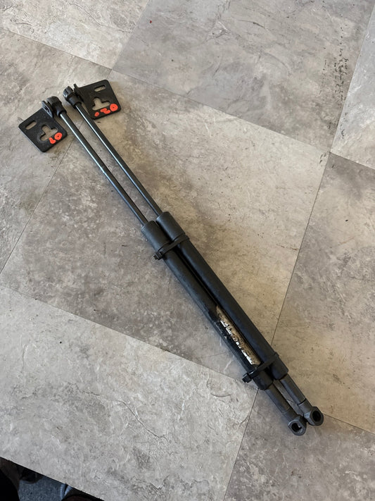 P2M SUBARU WRX / STI (GDA/GDB) 2002-07 CARBON HOOD DAMPER STRUTS