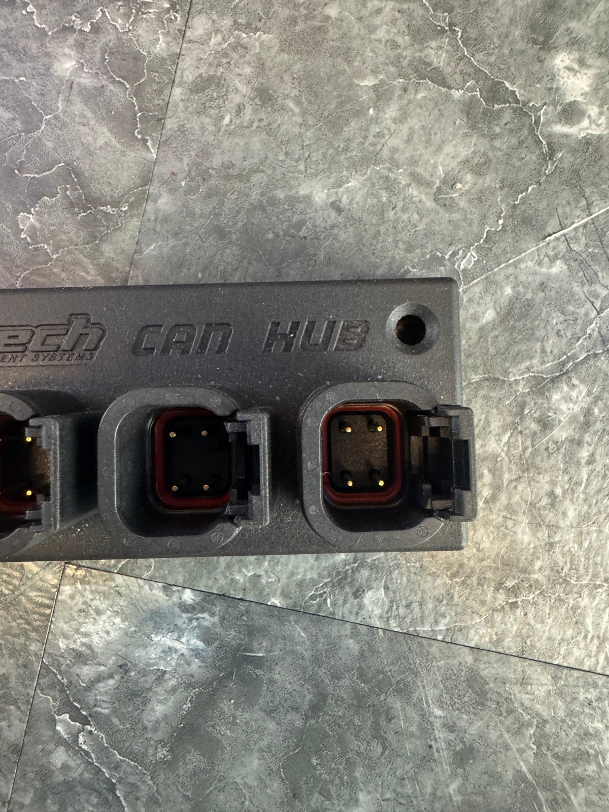 Haltech Elite CAN Hub 4-Port DTM