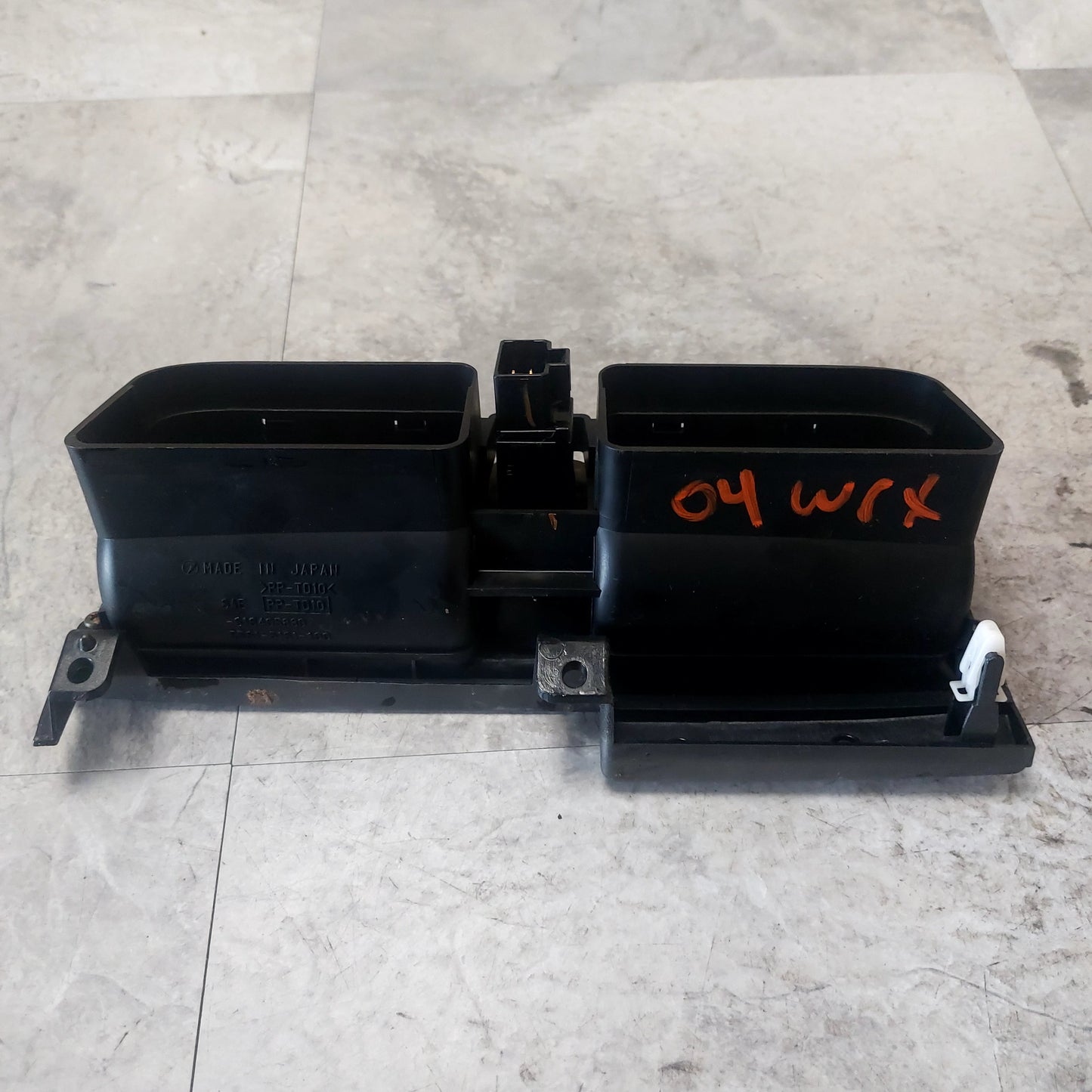 02-04 SUBARU IMPREZA WRX STi CENTER VENT CENTER DASH VENT AC HEATER OEM