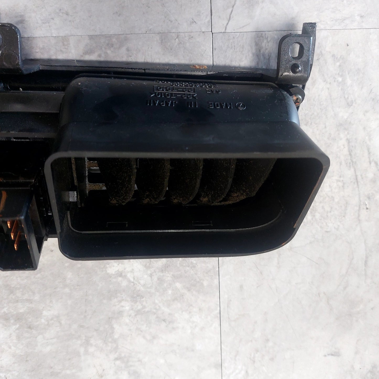 02-04 SUBARU IMPREZA WRX STi CENTER VENT CENTER DASH VENT AC HEATER OEM