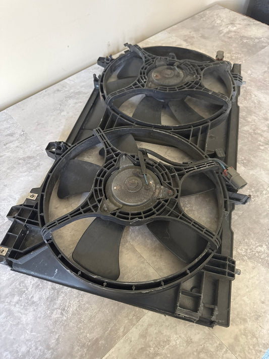 2003-2008 Subaru Forester Turbo Engine Radiator Cooling Fan Shroud Assembly OEM (2)