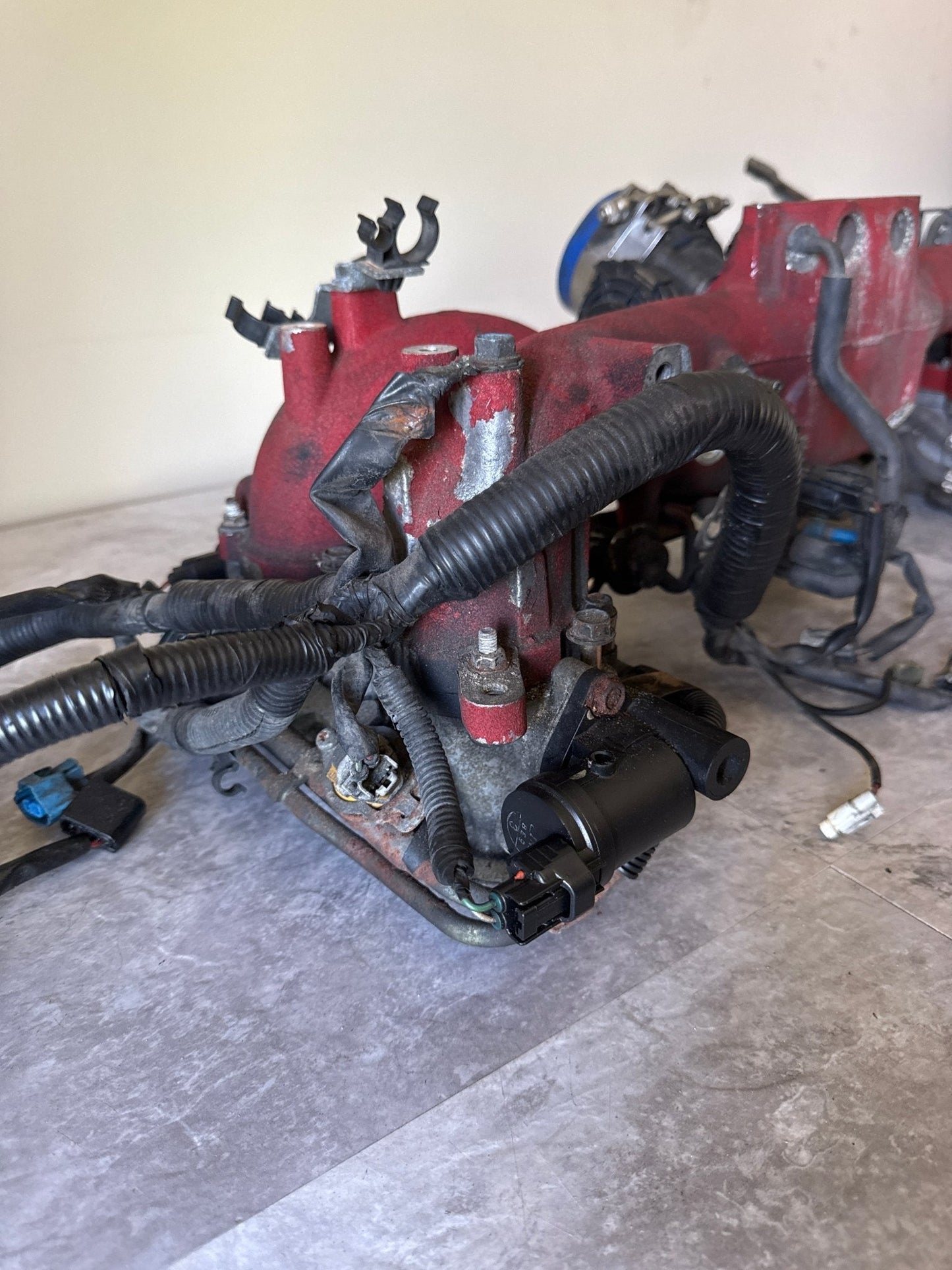 OEM Dressed Engine Intake Manifold 2004 Subaru Impreza WRX STi (2)
