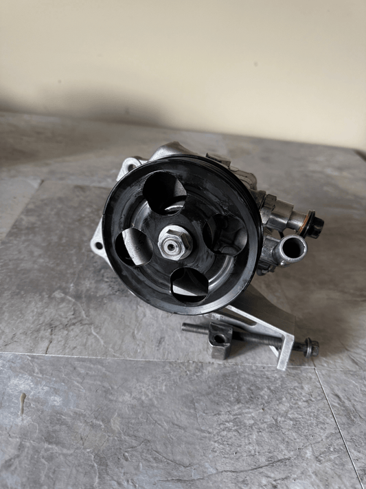 OEM 2004-2007 Subaru Impreza WRX STi Power Steering Pump Assy 34430FE042 with Bracket
