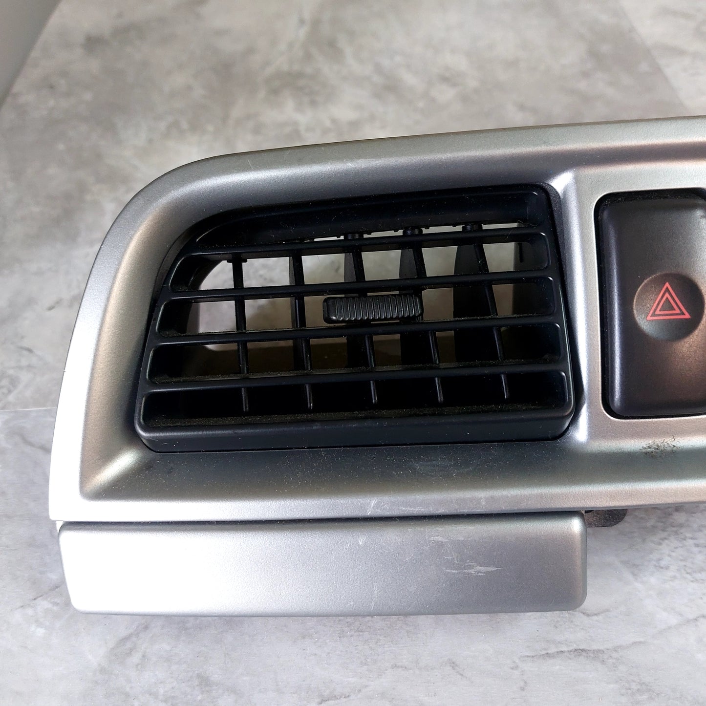 02-04 SUBARU IMPREZA WRX STi CENTER VENT CENTER DASH VENT AC HEATER OEM