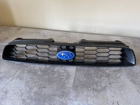 2002-2003 Subaru Impreza Sedan Grille Grill 91121FE000 w/ Blue Emblem