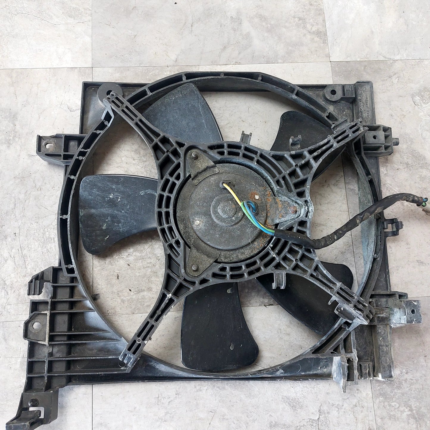 2004-2007 SUBARU WRX & STI RADIATOR COOLING FAN ASSEMBLY OEM