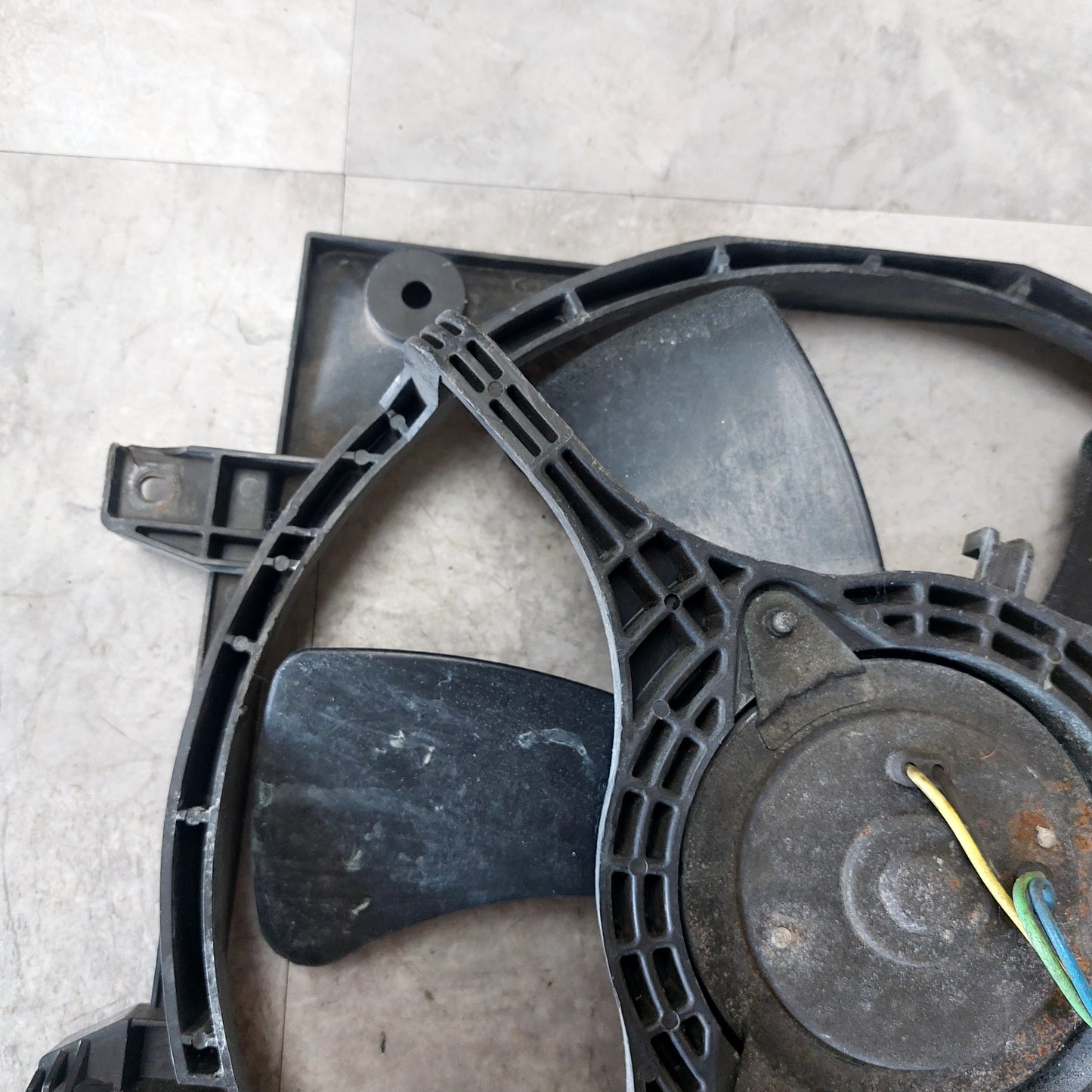 2004-2007 SUBARU WRX & STI RADIATOR COOLING FAN ASSEMBLY OEM