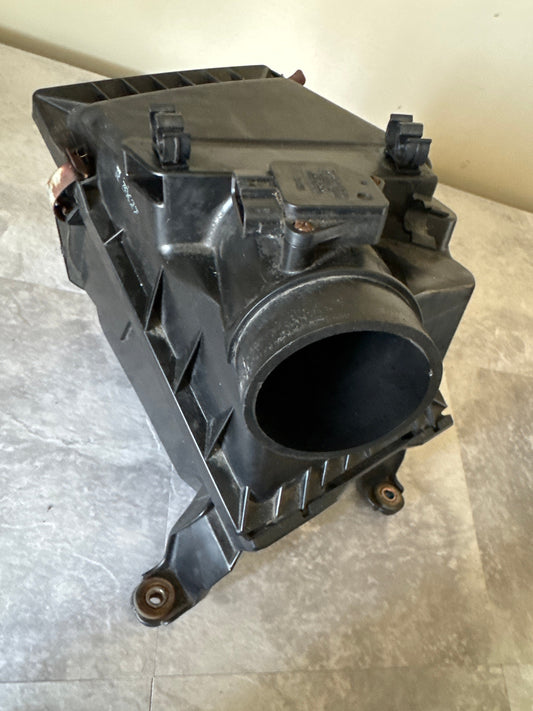 2004-2007 SUBARU WRX STI UPPER & LOWER OEM AIR INTAKE BOX EJ257
