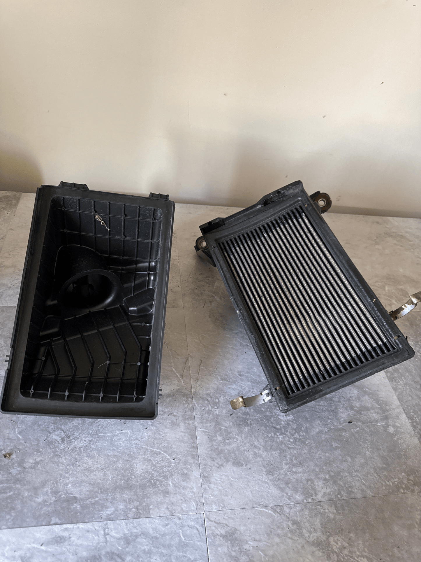 2004-2007 SUBARU WRX STI UPPER & LOWER OEM AIR INTAKE BOX EJ257