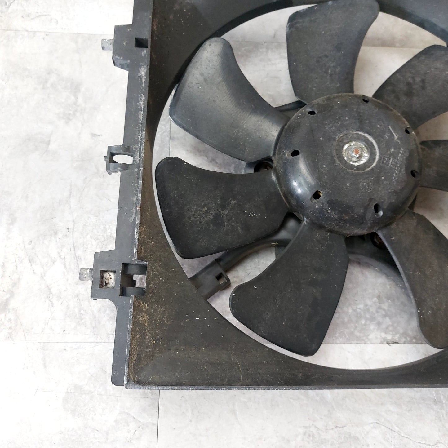 2004-2007 SUBARU WRX & STI RADIATOR COOLING FAN ASSEMBLY OEM