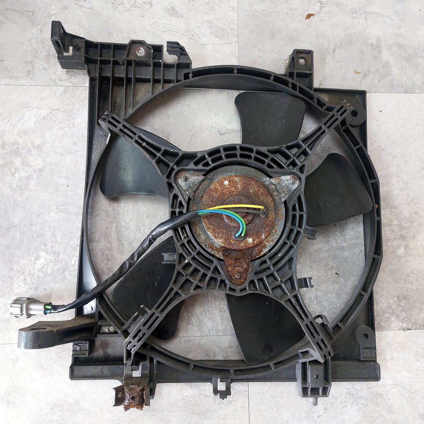 2004-2007 SUBARU WRX & STI RADIATOR COOLING FAN ASSEMBLY OEM