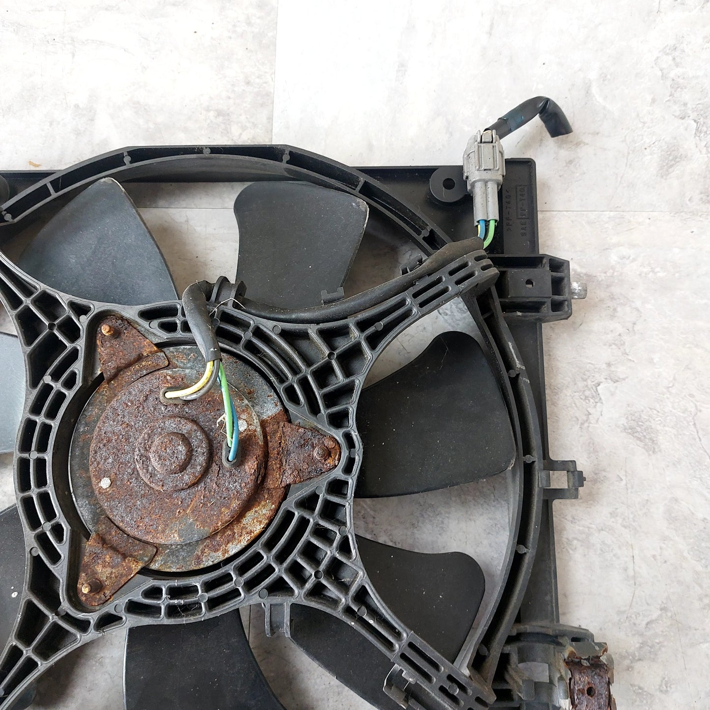 2004-2007 SUBARU WRX & STI RADIATOR COOLING FAN ASSEMBLY OEM