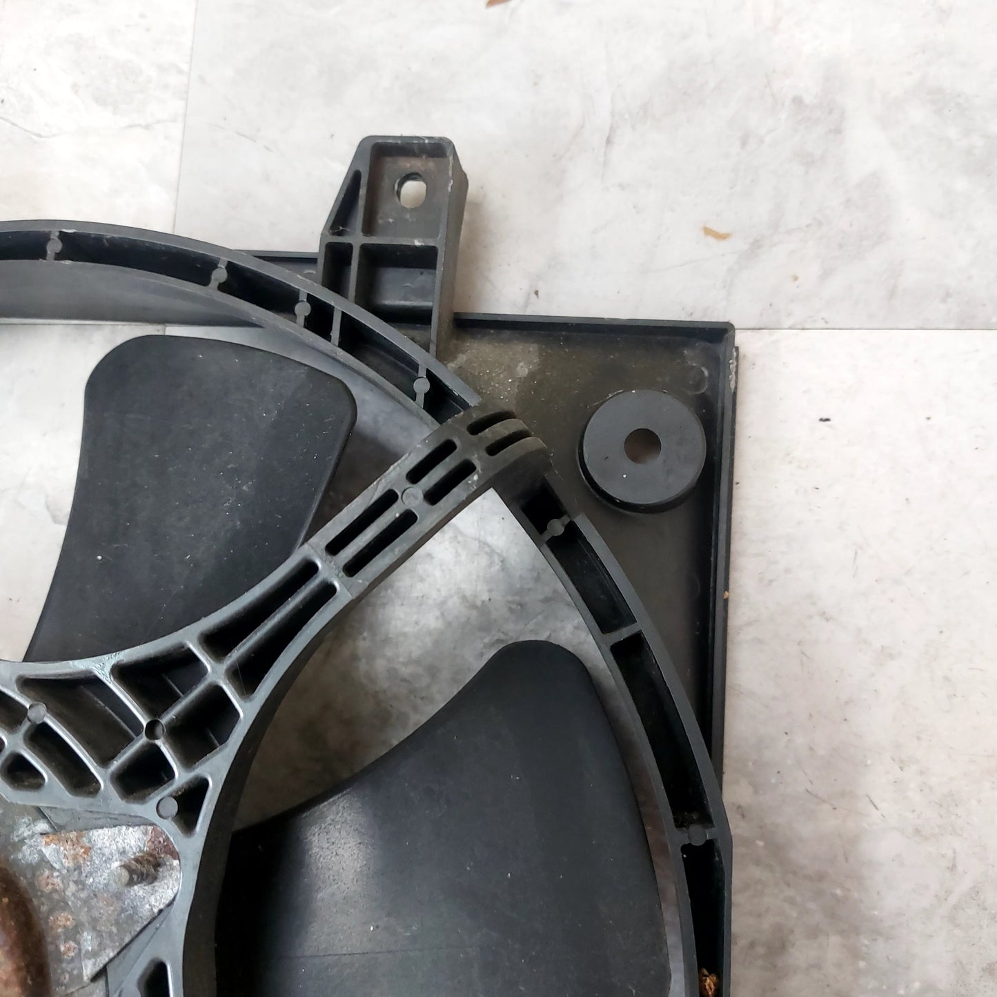2004-2007 SUBARU WRX & STI RADIATOR COOLING FAN ASSEMBLY OEM