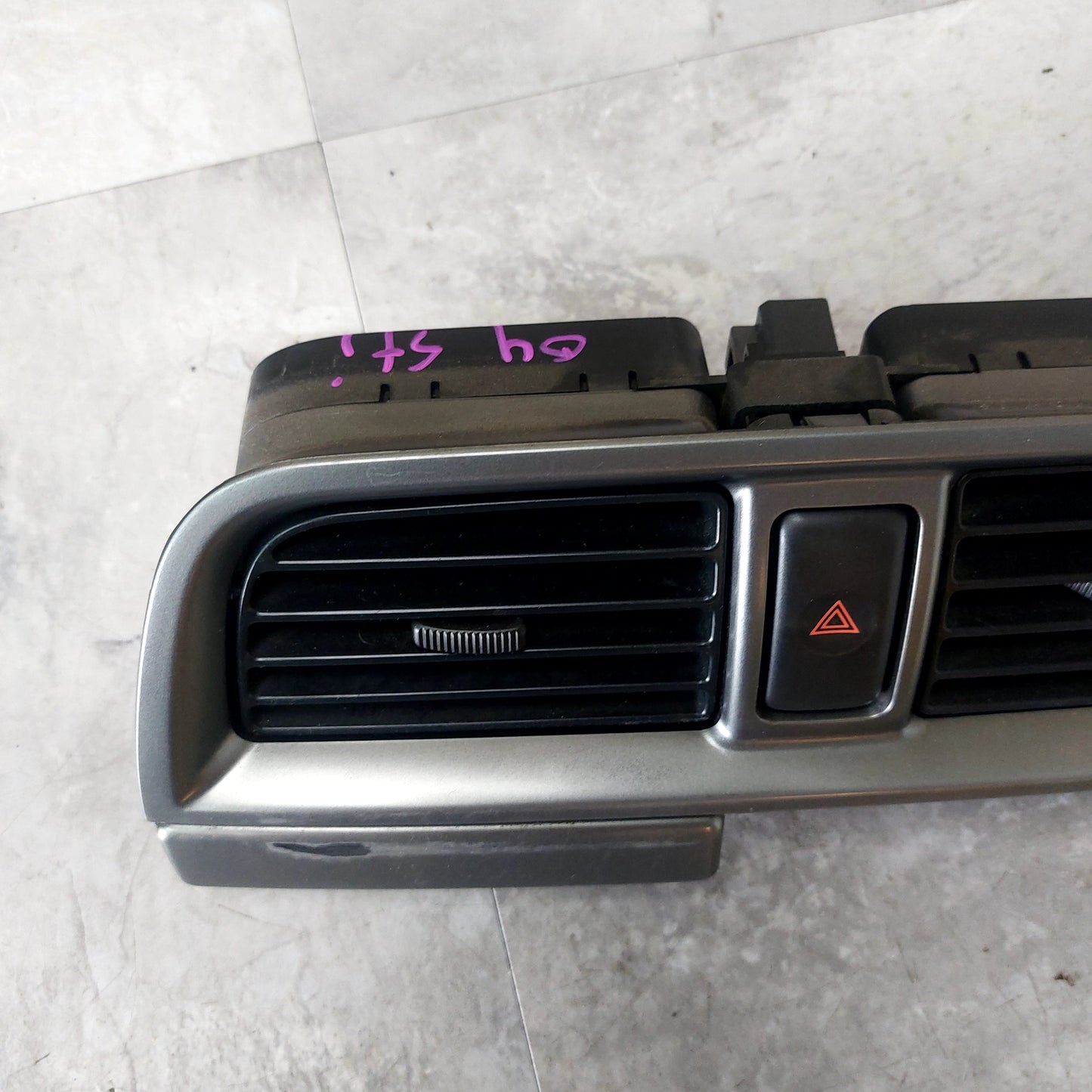 02-04 SUBARU IMPREZA WRX STi CENTER VENT CENTER DASH VENT AC HEATER OEM