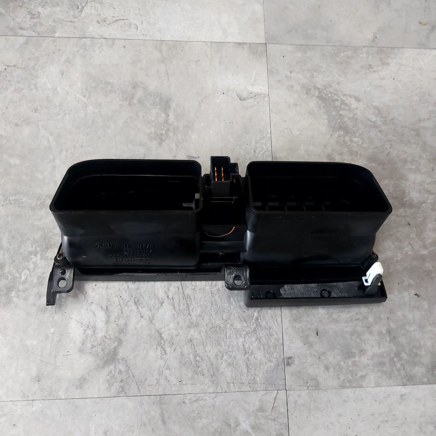 02-04 SUBARU IMPREZA WRX STi CENTER VENT CENTER DASH VENT AC HEATER OEM