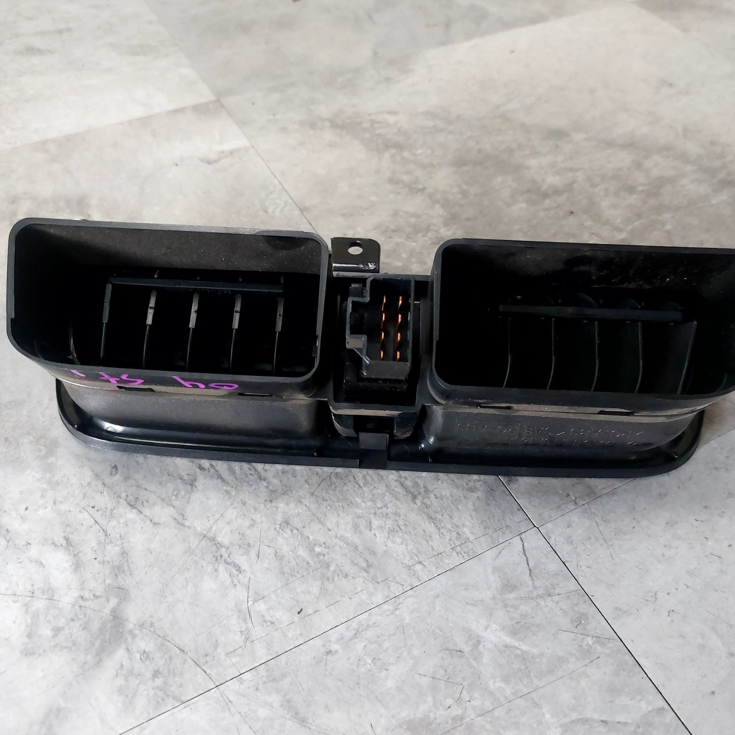 02-04 SUBARU IMPREZA WRX STi CENTER VENT CENTER DASH VENT AC HEATER OEM