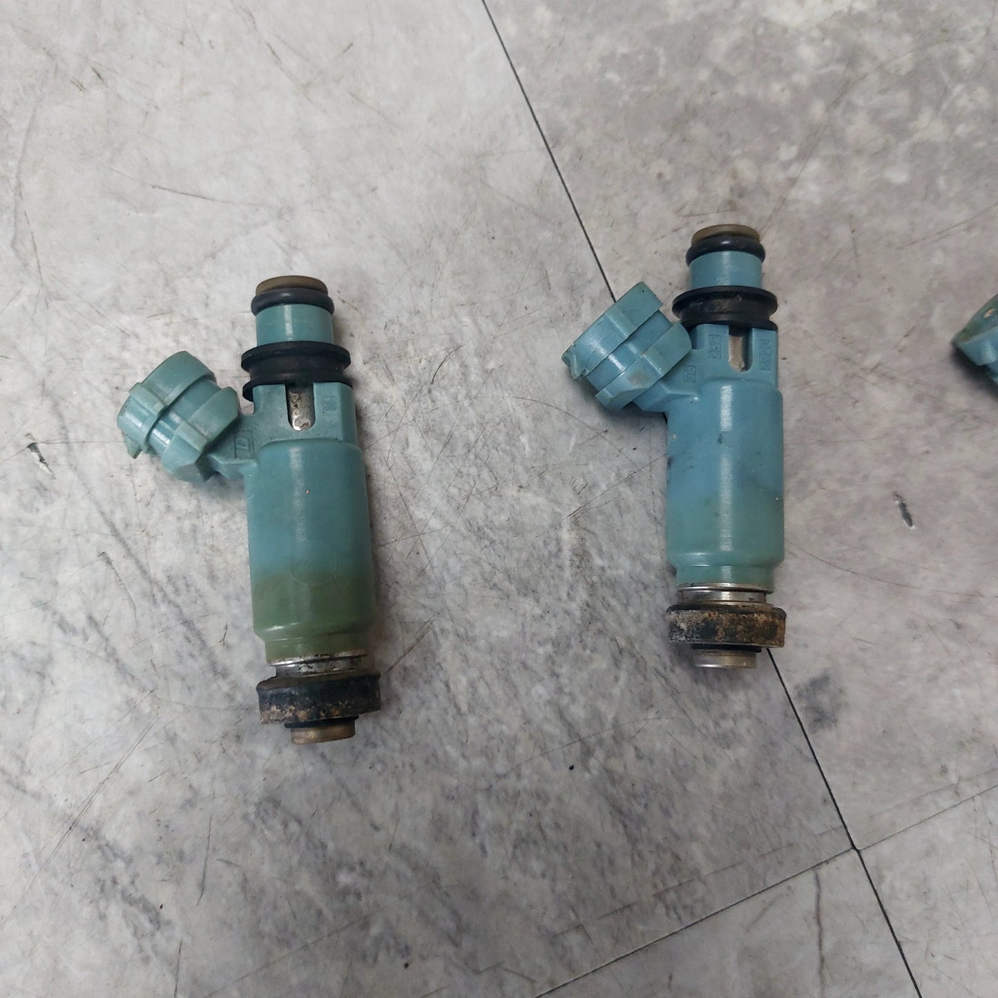 2002-05 Subaru Impreza WRX Top Feed OEM Fuel Injectors Blue x4