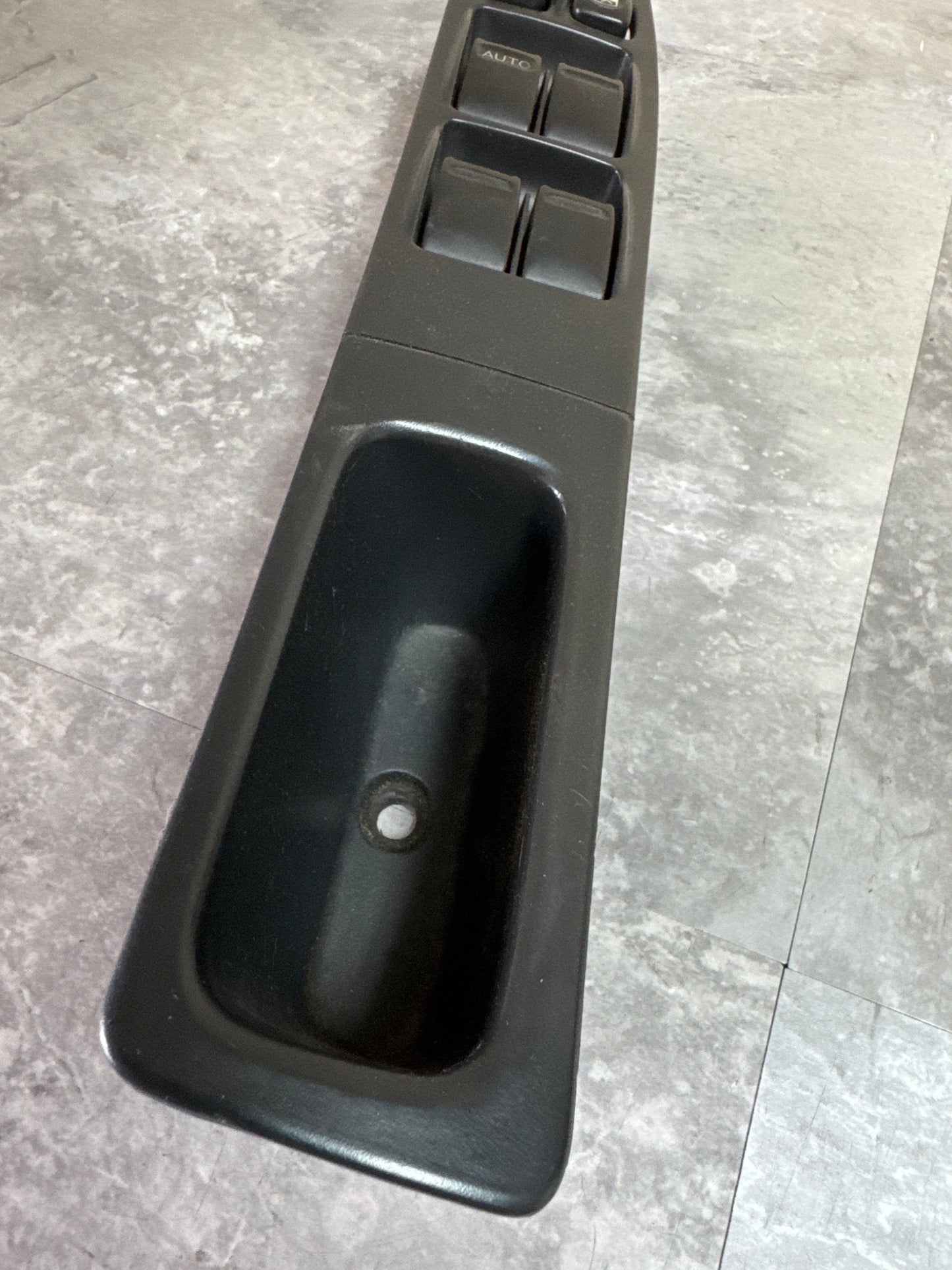 OEM 05-07 Subaru Impreza LH Driver Side Window Switch Panel and Trim 2