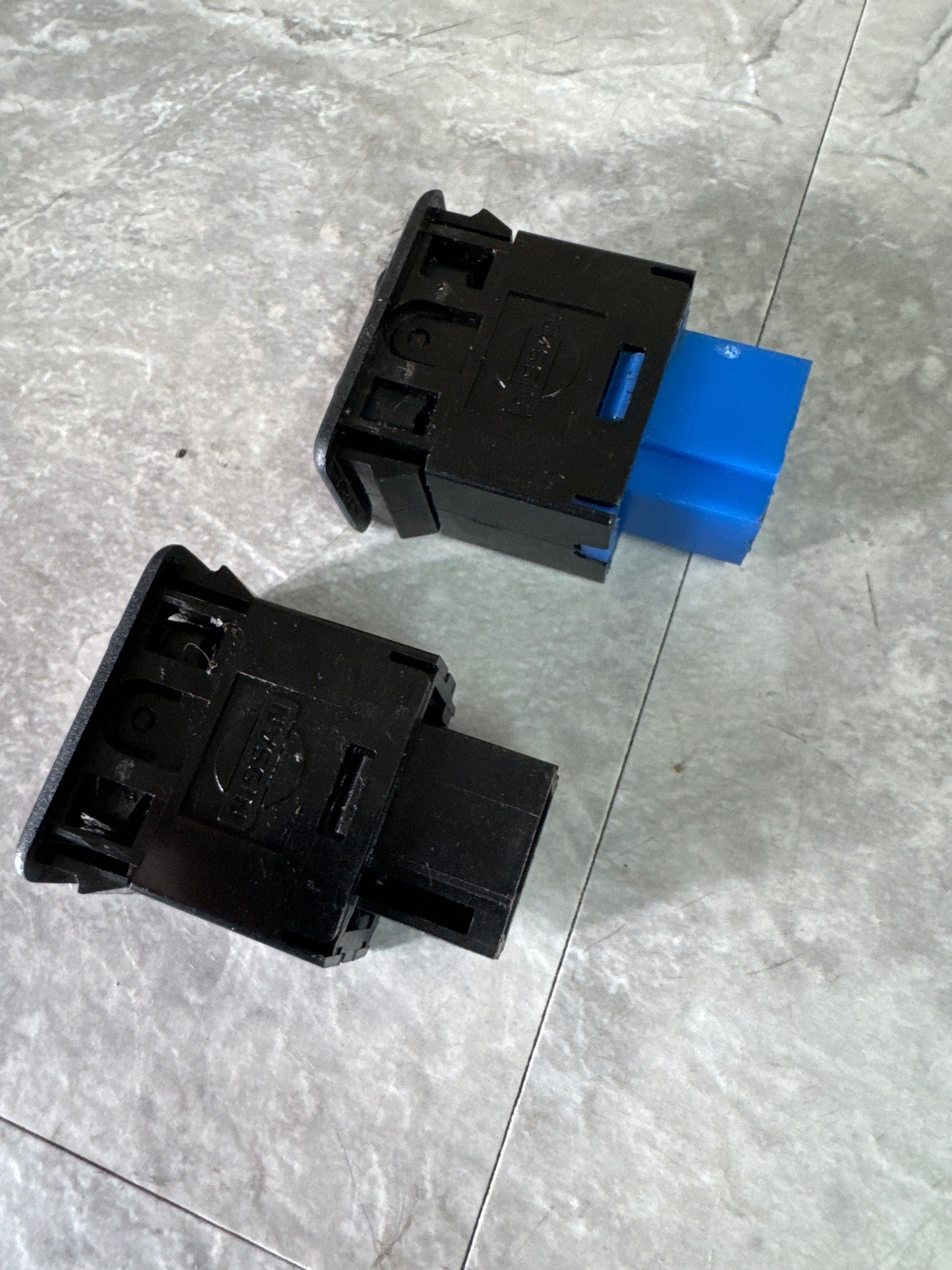 Subaru 83075FA001 83075FA011 Seat Heater Switches Set