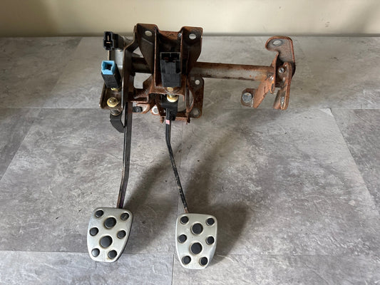 04-06 SUBARU IMPREZA WRX STi MANUAL CLUTCH & BRAKE PEDAL