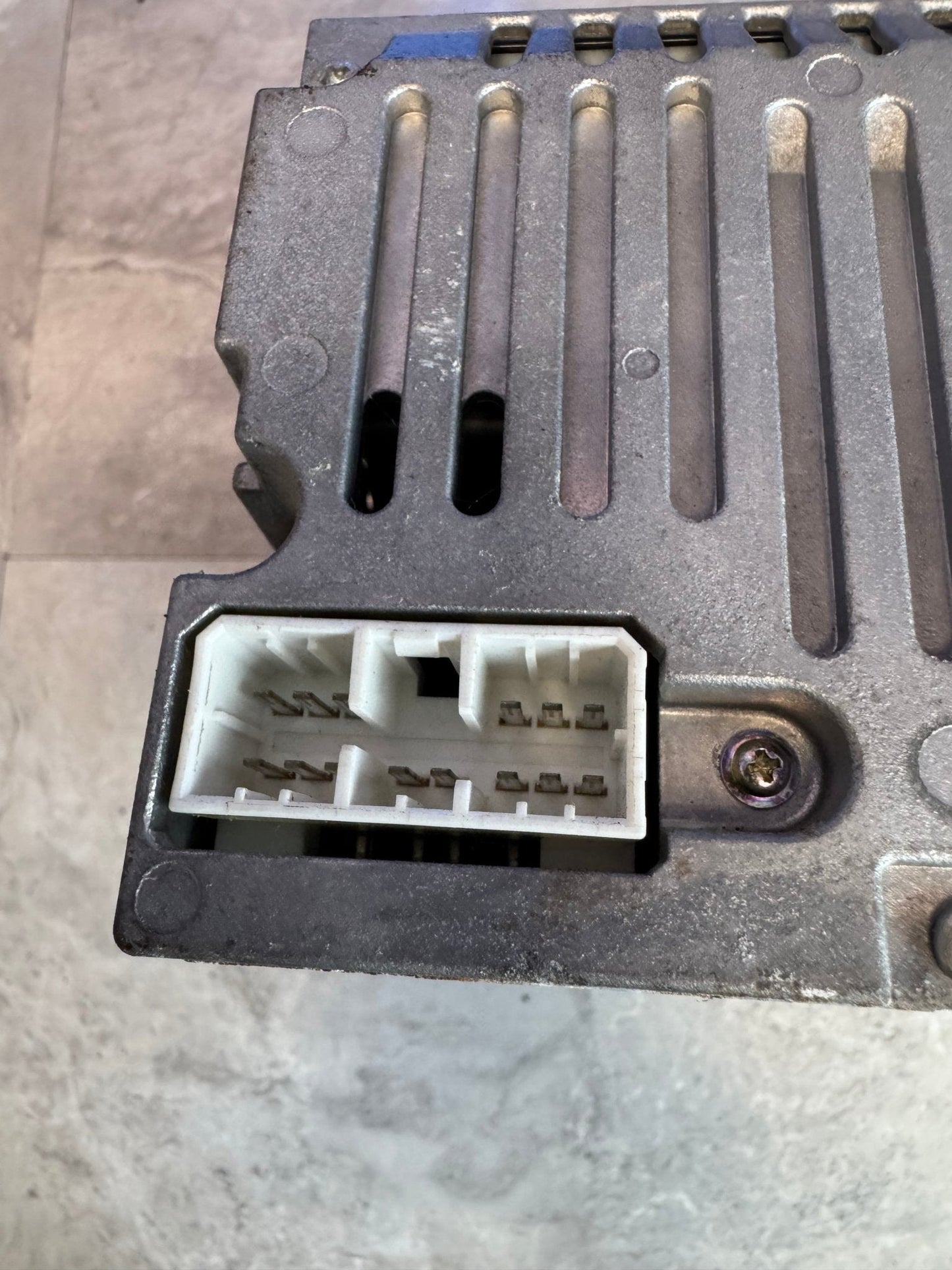 Subaru OEM 2004-2006 Subaru Impreza 6 Disc Radio Control Unit Stereo Deck 86201FE210